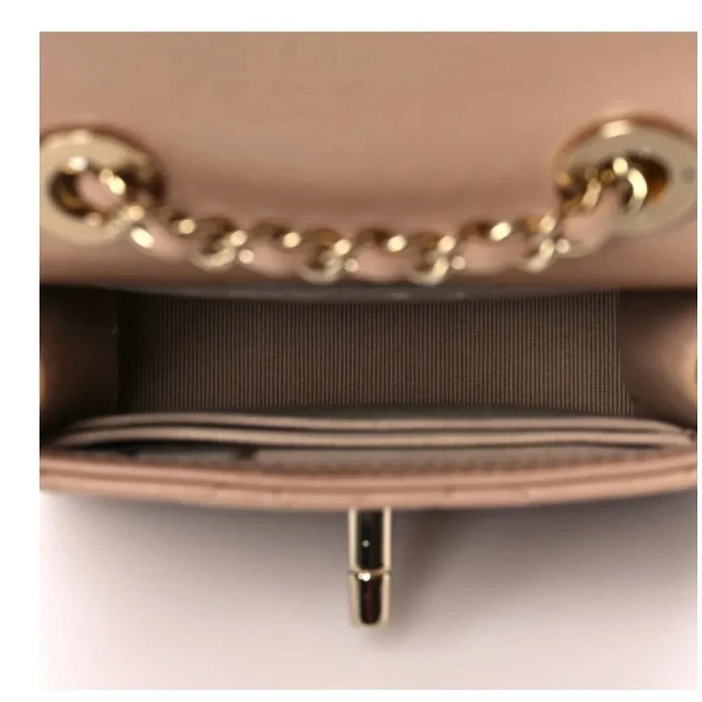 Chanel
Lambskin Quilted Mini Trendy CC Clutch With Chain - Picture 5 of 16